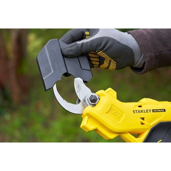 Stanley Fatmax Sécateur électrique sans fil SFMCPP32B 18V - Coupe 32mm - Sans batterie Stanley Fatmax Sécateur électrique sans fil SFMCPP32B 18V - Coupe 32mm - Sans batterie