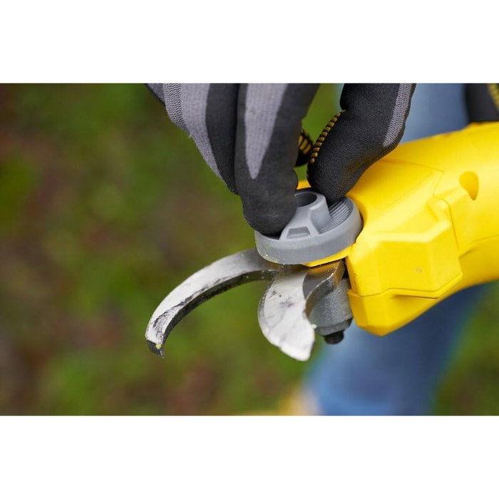 Stanley Fatmax Sécateur électrique sans fil SFMCPP32B 18V - Coupe 32mm - Sans batterie Stanley Fatmax Sécateur électrique sans fil SFMCPP32B 18V - Coupe 32mm - Sans batterie