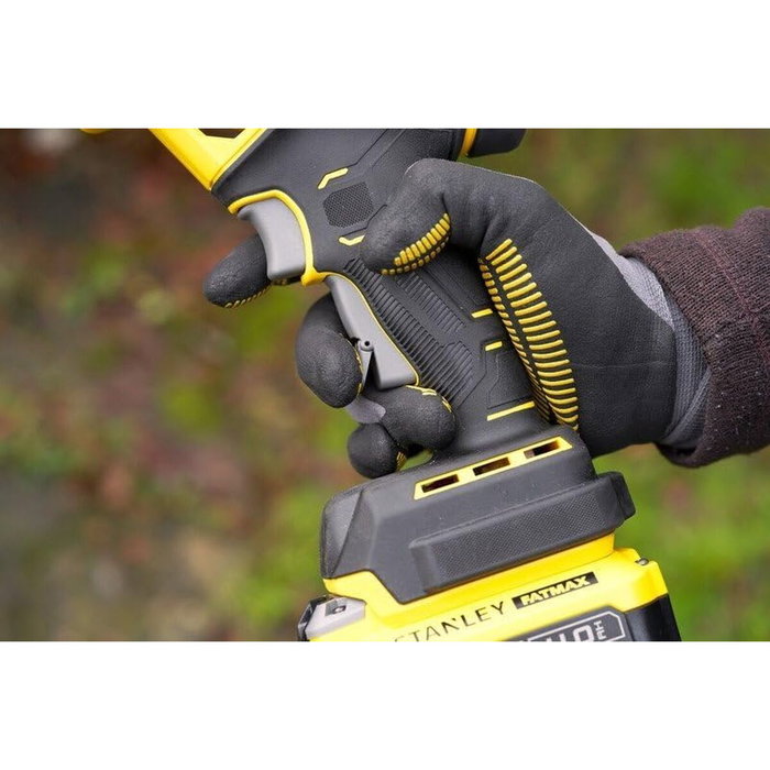 Stanley Fatmax Sécateur électrique sans fil SFMCPP32B 18V - Coupe 32mm - Sans batterie Stanley Fatmax Sécateur électrique sans fil SFMCPP32B 18V - Coupe 32mm - Sans batterie