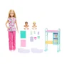 Barbie JMK12 Coffret de Jeu Pédiatre Barbie Careers avec Poupée Barbie, 2 Bébés, Table d'Examen et Accessoires