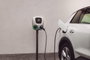 Charge Amps Aura Borne de recharge murale double 2x22 kW 3 phases 32A avec connecteurs Type 2, WiFi, LAN, OCPP et RCD-B