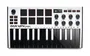 AKAIPRO MPK Mini MK3 White - Contrôleur MIDI 25 touches, pads MPC, arpégiateur, USB-B, NKS