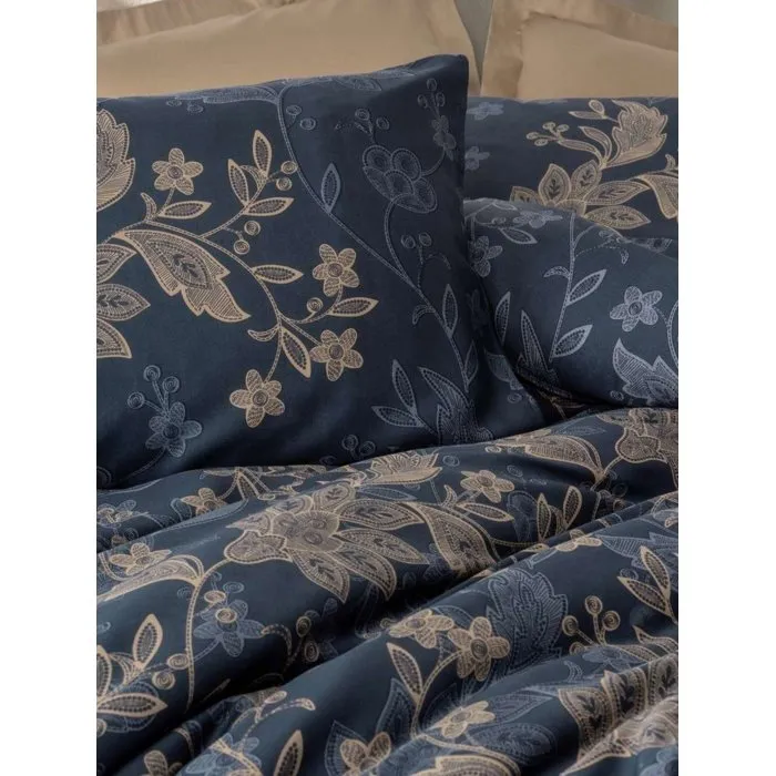 Parure de lit King Size en satin beige, 1 housse de couette 240 x 220 cm + 2 taies d'oreiller 60 x 60 cm Parure de lit King Size en satin beige, 1 housse de couette 240 x 220 cm + 2 taies d'oreiller 60 x 60 cm