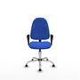 Chaise de bureau Algarra avec mécanisme de contact permanent de base, recouverte de tissu bleu. Équipée d'une base chromée, d'accoudoirs fixes et de butées