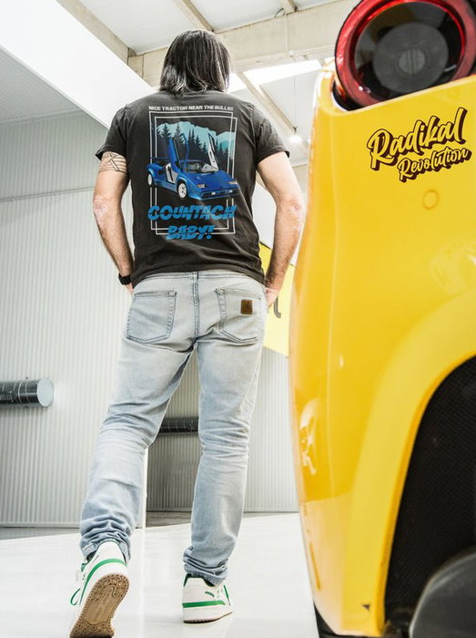 Radikal Revolution T-Shirt Nice Tractor Near The Bull Noire Taille M RKLCB202M