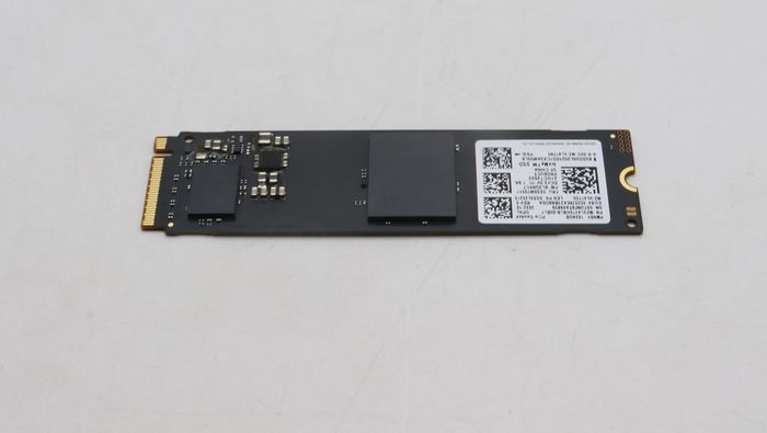 Lenovo 1TB M.2 2280 SSD PCIe 4.0 x4 Lenovo 1TB M.2 2280 SSD PCIe 4.0 x4