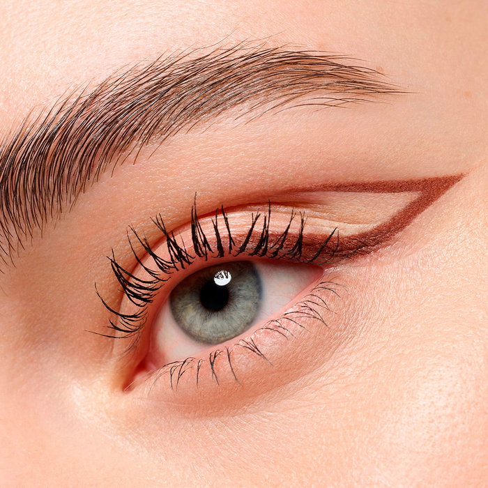 Essence Crayon Eyeliner waterproof longue tenue 18h n°40 - Châtaigne grillée, 0.28 g, pigmentation intense