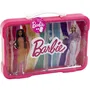 KLEIN Mallette Vitrine Barbie 5808 - Pour 6 Poupées avec Fermoir Lumineux, Décor Attrayant, Poignée et Fixation Murale, Dès 3 Ans