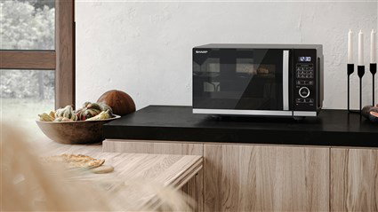 Sharp YC-QG204AE-B Four à micro-ondes digital avec grill 800W 20L, cavité plate sans plateau tournant, argenté