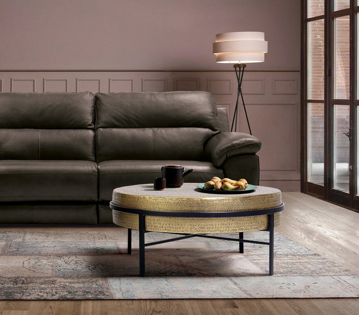GINER Y COLOMER Table basse ronde en bronze et métal noir, diamètre 81 cm, pièce artisanale avec tapa travaillée à la main