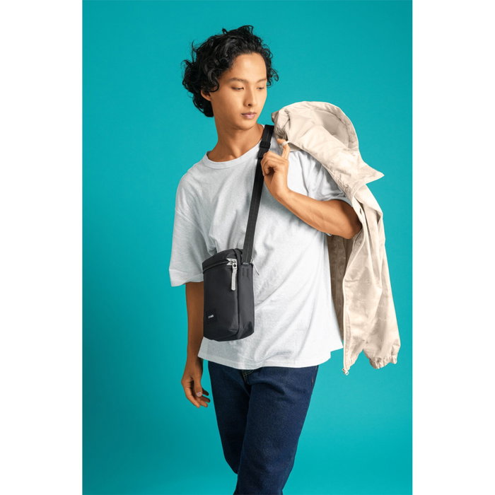 Pacsafe Go Festival Crossbody black