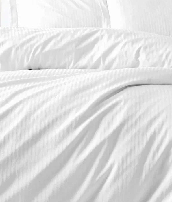 Parure de lit 1 place en satin de coton imprimé rayures blanc - 1 housse de couette 140 x 200 cm + 2 taies d'oreiller 60 x 60 cm