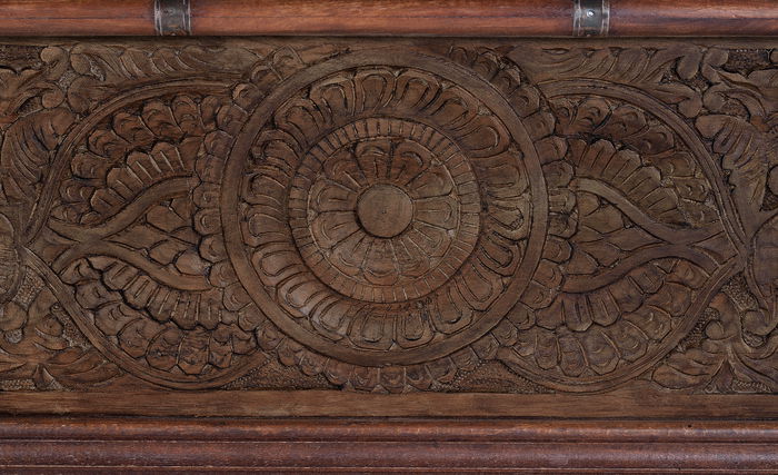 GINER Y COLOMER Buffet coffre en bois de manguier marron bicolore avec détails en fer vieilli - 116x45x40 cm - Artisanal