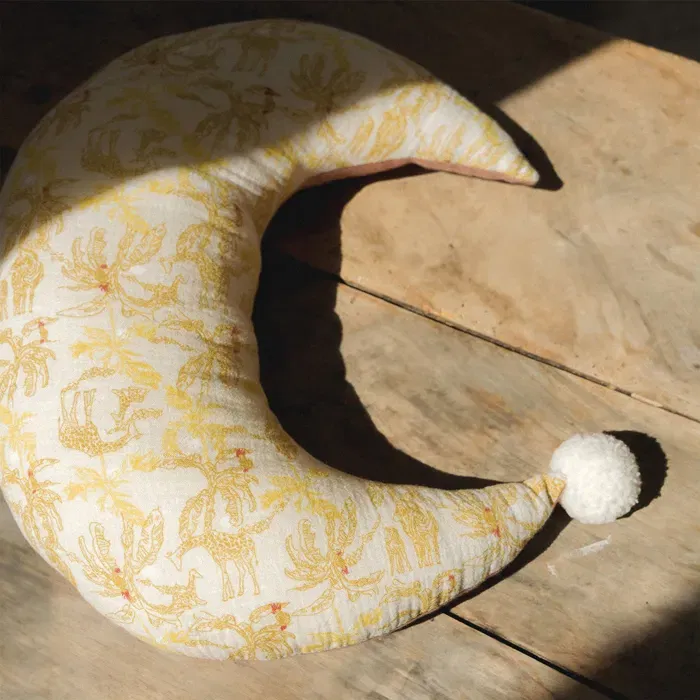 Domiva Coussin bébé en forme de demi-lune Savane, Beige, 30x40 cm - Élément décoratif apaisant pour chambre d'enfant