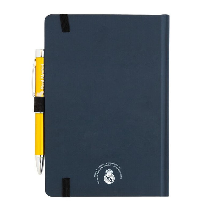 ERIK - Cuaderno A5 premium 96 hojas punteadas avec couverture rigide, élastique de fermeture, marque-page, poche intérieure et bolígrafo avec projecteur d'écusson Real Madrid
