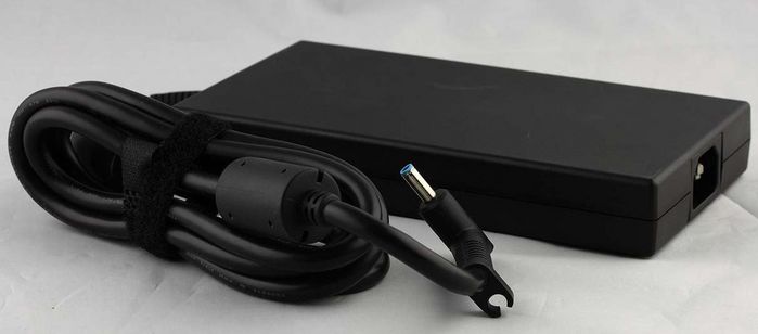 HP Adaptateur secteur 200W avec connecteur barillet 4.5mm - Noir HP Adaptateur secteur 200W avec connecteur barillet 4.5mm - Noir