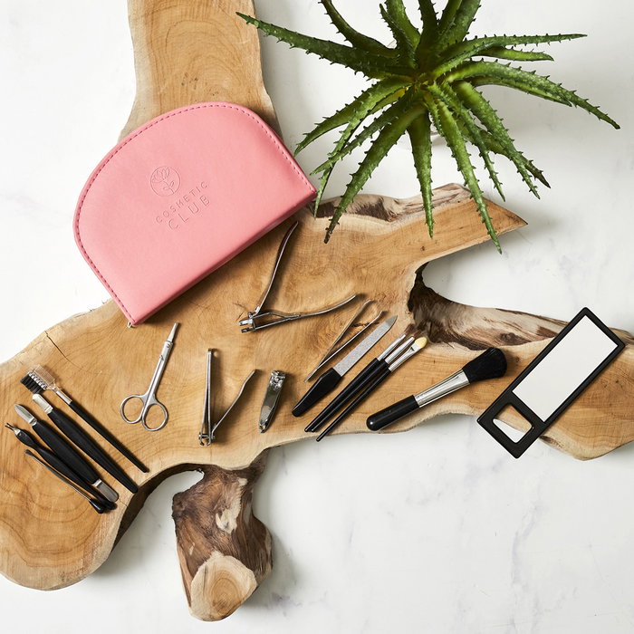 Cosmetic Club Kit de manucure et maquillage 18 pièces Cosmetic Club Kit de manucure et maquillage 18 pièces