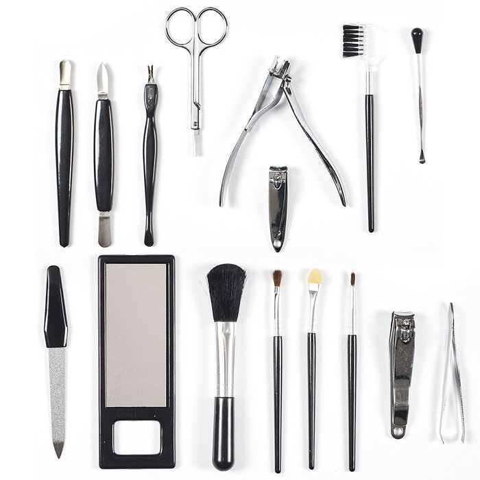 Cosmetic Club Kit de manucure et maquillage 18 pièces Cosmetic Club Kit de manucure et maquillage 18 pièces