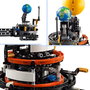LEGO Technic 42179 La Planète Terre et la Lune en Orbite