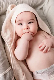 Candide Drap de bain XXL Parent/Bébé - Cape et Tablier 2-en-1 avec Capuche - Taille 100x100 cm - Couleur Écru