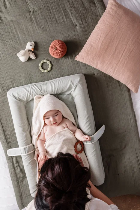 Candide Drap de bain XXL Parent/Bébé - Cape et Tablier 2-en-1 avec Capuche - Taille 100x100 cm - Couleur Écru