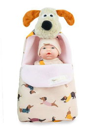 Marina & Pau Poupée Mini Golosinas Puppy Peluche à Friandises 21 cm - Version Espagnole