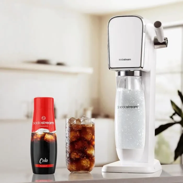 SodaStream Concentrés Cola - Lot de 6 bouteilles de 440 ml - Pour préparer jusqu'à 54 litres de boissons gazeuses SodaStream Concentrés Cola - Lot de 6 bouteilles de 440 ml - Pour préparer jusqu'à 54 litres de boissons gazeuses