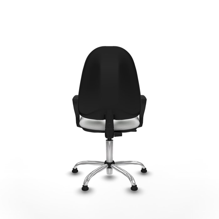 Chaise de bureau Algarra avec mécanisme de contact permanent de base, recouverte de tissu blanc. Équipée d'une base chromée, d'accoudoirs fixes et de butées
