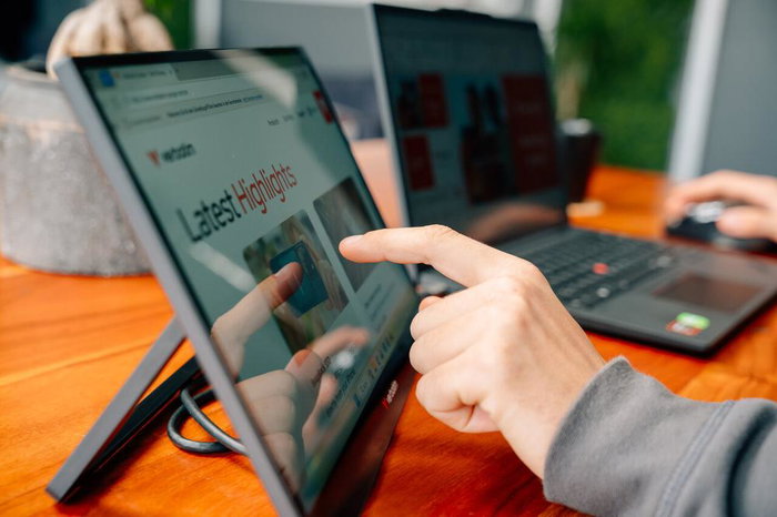 Verbatim MONITOR LIGHT 14" Écran Tactile Portable Full HD IPS USB-C Mini HDMI Verbatim MONITOR LIGHT 14" Écran Tactile Portable Full HD IPS USB-C Mini HDMI