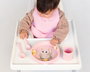 KioKids Kiokids Collection Lovely Friends - Set d'assiette, couverts et tasse en silicone rose pour bébé avec ventouse pour bébé +6 mois, baby-led weaning (BLW), lavable