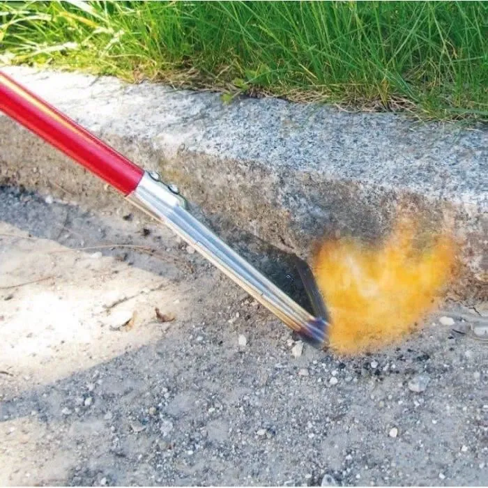 Rothenberger Brûleur désherbeur Premium bec large, allumage automatique piezo, 990°C, ø40 mm, rouge et jaune, désherbage ciblé écologique sans produits chimiques