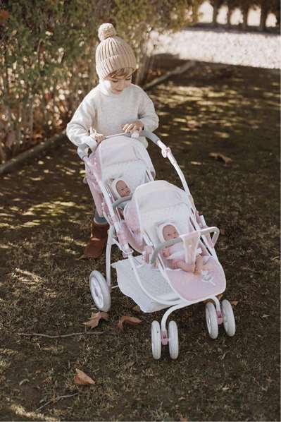 Muñecas Arias Coche Gemelar Universe pour bébé avec sac de transport, dimensions 45x70x73 cm, hauteur guidon réglable 47-77 cm, montage nécessaire, âge recommandé 3 ans