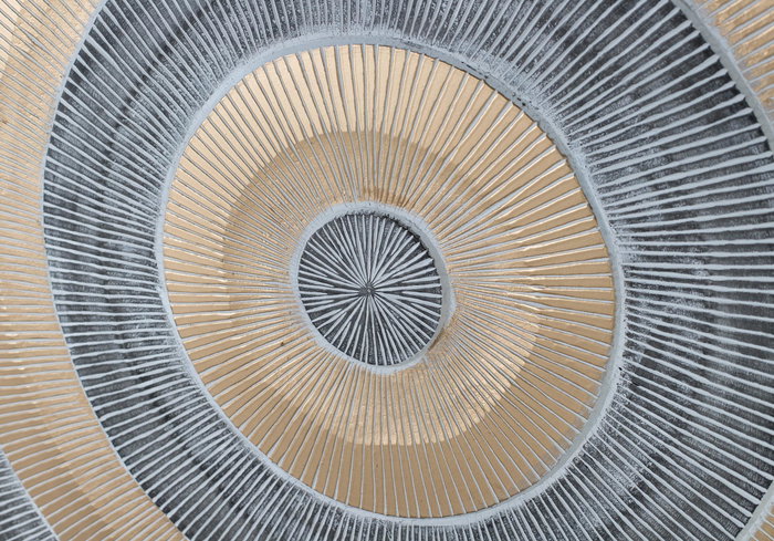 GINER Y COLOMER - Tête de lit design 120 cm en MDF, finition dorée et marron foncé, panneau décoratif artisanal