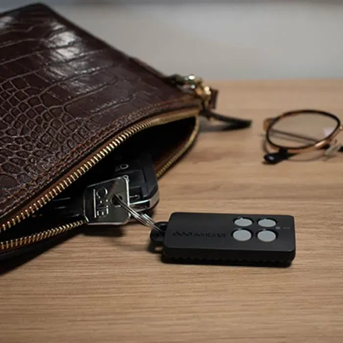 SCS Sentinel Télécommande de portail SCS Sentinel AAM0121, 4 canaux, code secret tournant, 433.92 MHz, portée 50m, compatible OpenGate/OneGate/CarGate, CR2032 SCS Sentinel Télécommande de portail SCS Sentinel AAM0121, 4 canaux, code secret tournant, 433.92 MHz, portée 50m, compatible OpenGate/OneGate/CarGate, CR2032