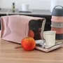 Beaba Pochette Repas Isotherme Bébé Rose Poudré - Grande Capacité, Tissu Imperméable et Anti-Tache