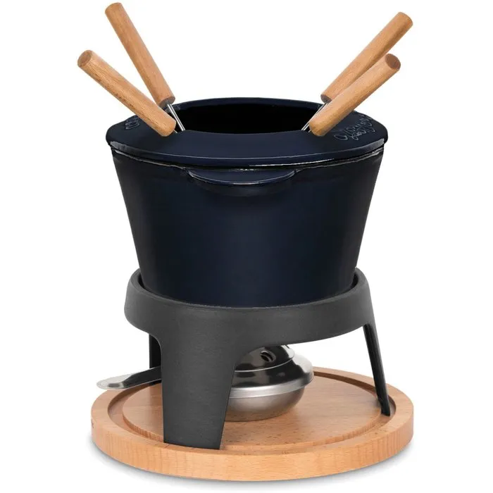 La Fonderie 1890 - Fondue en fonte émaillée Mont d'Arbois, 1.2 L pour 4 personnes, socle bois, compatible lave-vaisselle et tous feux (électrique, induction, gaz, four), bleu