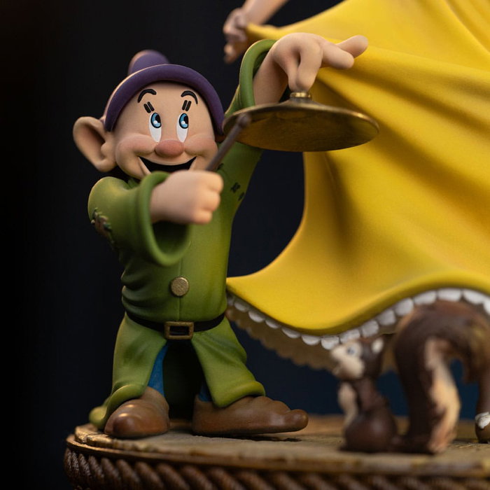 Iron Studios Blanche-Neige et Dopey Statuette 1/10 Art Scale Iron Studios Blanche-Neige et Dopey Statuette 1/10 Art Scale