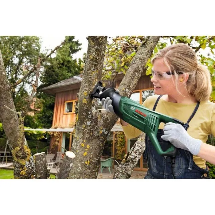 Bosch Scie sabre PSA 700 E 710W - Scie sabre filaire pour coupes bois, métal, plastique et placo Bosch Scie sabre PSA 700 E 710W - Scie sabre filaire pour coupes bois, métal, plastique et placo