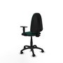Chaise de bureau Aýna avec mécanisme de contact permanent de base, rembourrée en simili cuir vert bouteille. Équipée d'une base en polyamide noir, d'accoudoirs 1D et de roulettes en nylon de 50 mm.