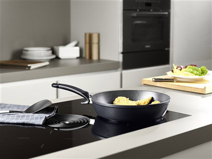 Fissler 159-105-20-100/0 Adamant® Comfort Sartén 20 cm - Poêle à revêtement antiadhésif ultra-résistant Adamant® compatible induction avec manche sécurisé