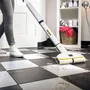 Karcher EWM 2 - Balai Serpillière Électrique sans Fil pour Sols Durs - Nettoyage jusqu'à 60 m²