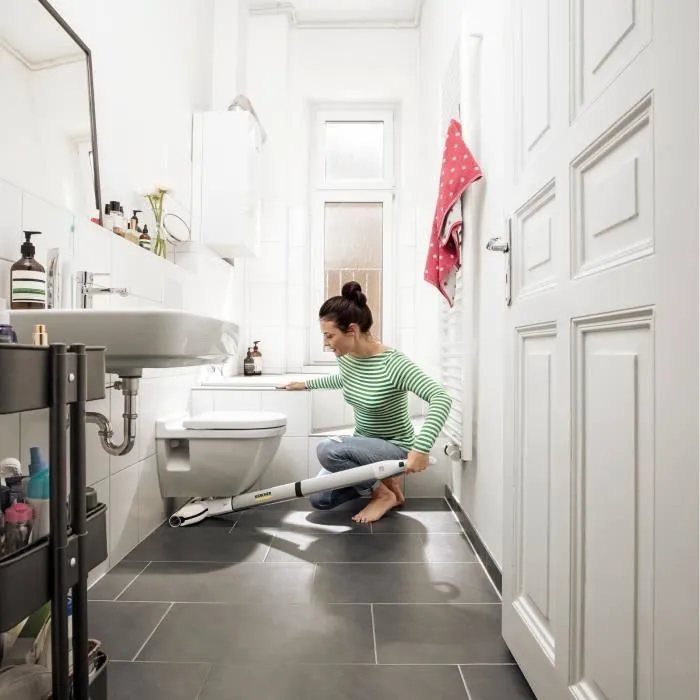 Karcher EWM 2 - Balai Serpillière Électrique sans Fil pour Sols Durs - Nettoyage jusqu'à 60 m²