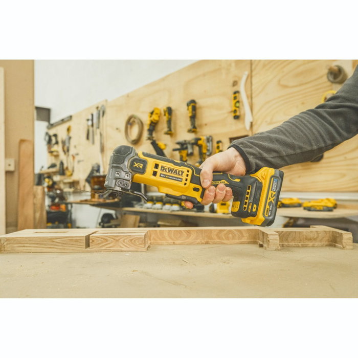 DeWalt DCS359S2-QW Multi-outil sans fil 18V avec 2 batteries Powerstack 3,5 Ah