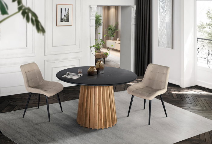 GINER Y COLOMER Lot de 2 chaises rembourrées en tissu beige avec piètement en acier noir et capitonné décoratif