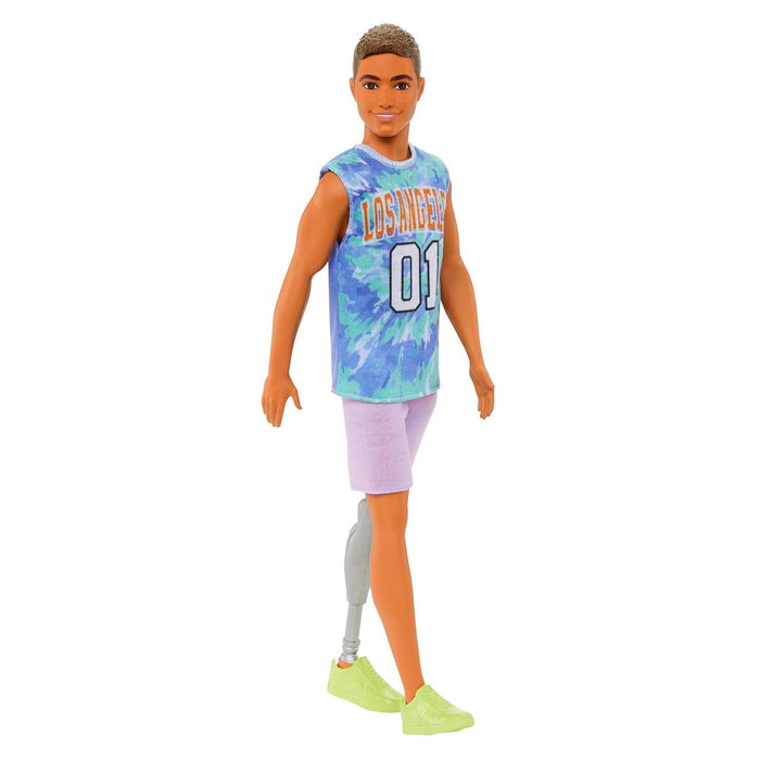 Barbie Ken Fashionista Poupée avec Prothèse de Jambe Hjt11 - Cheveux Bruns, Tenue Los Angeles - Multilingue Barbie Ken Fashionista Poupée avec Prothèse de Jambe Hjt11 - Cheveux Bruns, Tenue Los Angeles - Multilingue