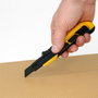 WOLFPACK LINEA PROFESIONAL Cutter 18 mm avec lames acier SK5 noir et bouton autorétractable