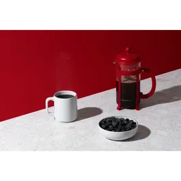 Bodum Cafetière à piston JAVA, 8 tasses (1 litre), Carafe en verre borosilicate, Piston inox, Monture et couvercle plastique rouge, Rétro
