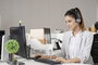 Yealink BLT60 Busylight - Indicateur lumineux d'état de travail pour éviter les interruptions, compatible avec téléphone de bureau et softphone, installation Plug-and-Play