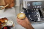 Sage SES878BSS4EEU1 Cafetière Barista Pro Machine à Expresso avec Broyeur Intégré Conique, LCD, ThermoJet, Portefiltre 54 mm, Mousseur à Lait, Noir