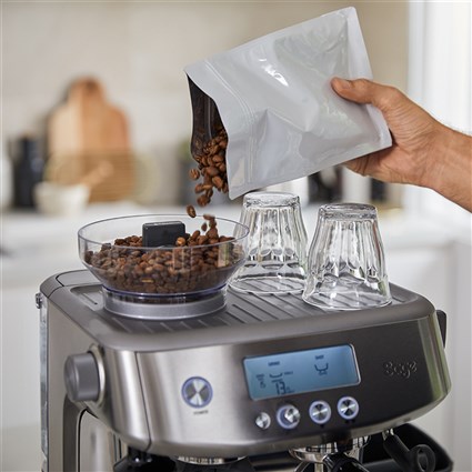 Sage SES878BSS4EEU1 Cafetière Barista Pro Machine à Expresso avec Broyeur Intégré Conique, LCD, ThermoJet, Portefiltre 54 mm, Mousseur à Lait, Noir